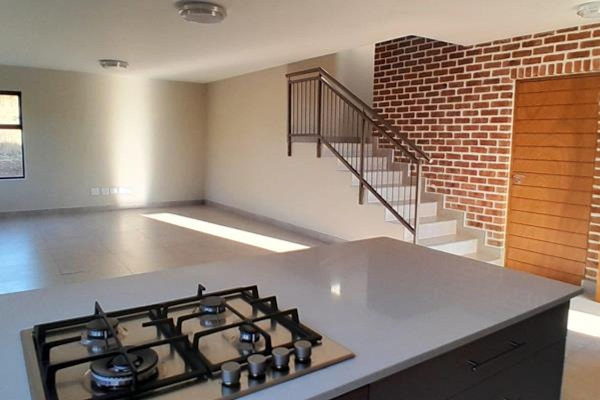 Brand-New 4-Bedroom Luxury Home in La Camargue Wildlife Estate – No Transfer Costs - Photo 4