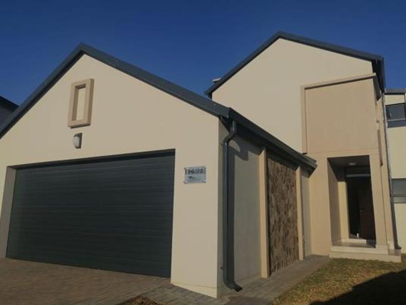 Brand-New 4-Bedroom Luxury Home in La Camargue Wildlife Estate – No Transfer Costs - Photo 2