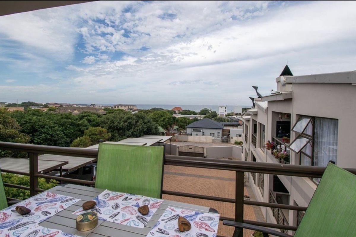 Spacious Apartment in Ferreira Town - Photo 4