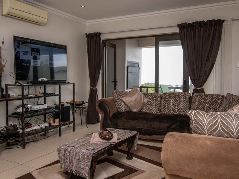 Spacious Apartment in Ferreira Town - Photo 5