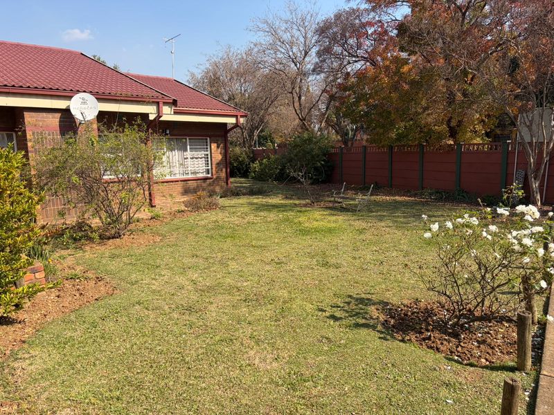 Spacious Family Home with Endless Potential | Sonland Park. - Photo 2
