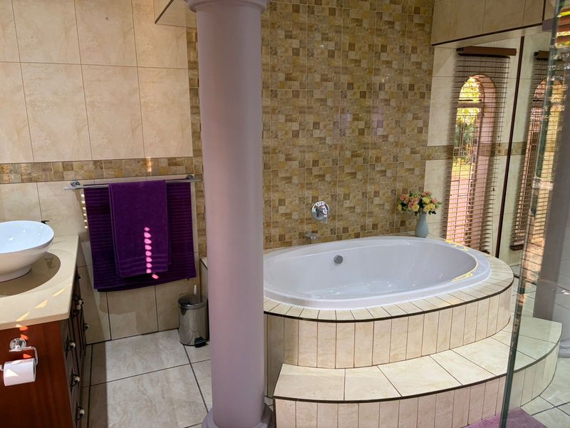 Spacious Smallholding for Sale in Impala Avenue. - Photo 8