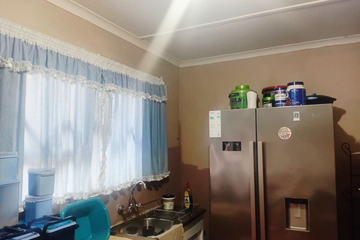 3 Bedroom House For Sale - Photo 4