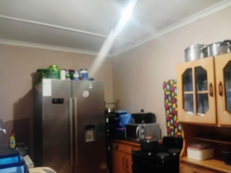 3 Bedroom House For Sale - Photo 3