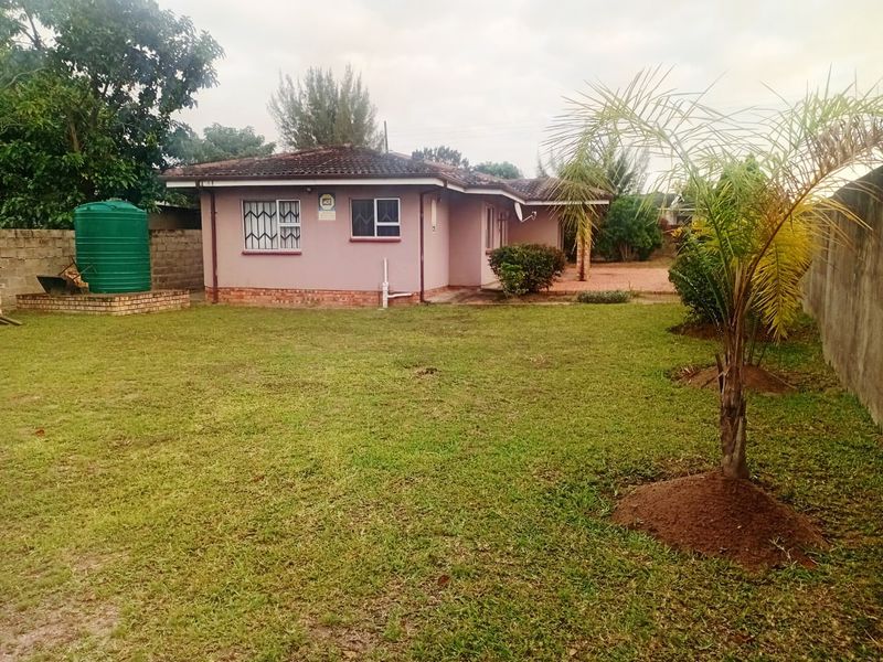 3 Bedroom House For Sale - Photo 2