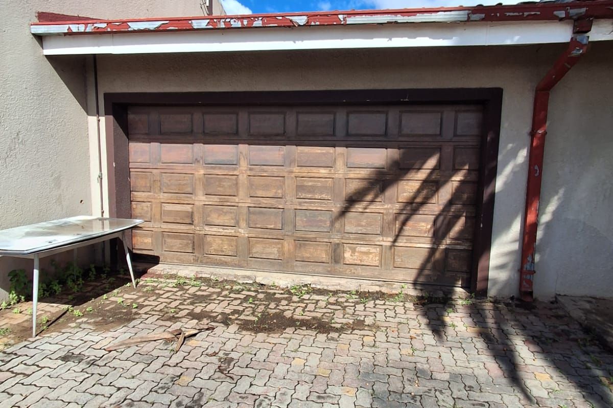SPACIOUS FAMILY HOME WITH GREAT INVESTMENT POTENTIAL IN UNITAS PARK, VEREENIGING! - Photo 3