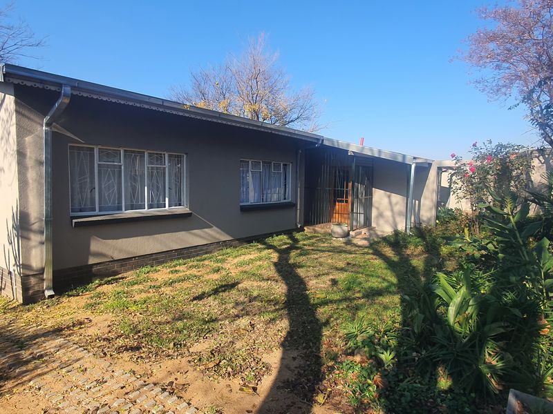3 bedoom home for sale - Photo 1