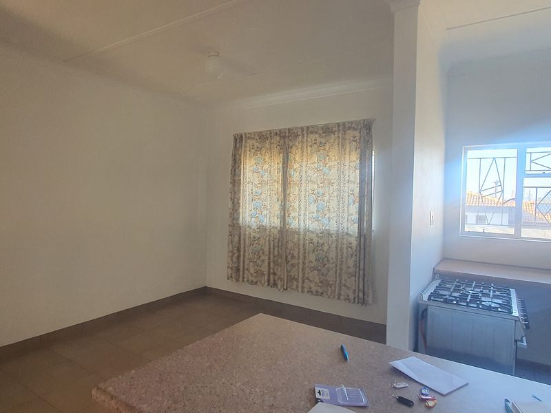 3 bedoom home for sale - Photo 9