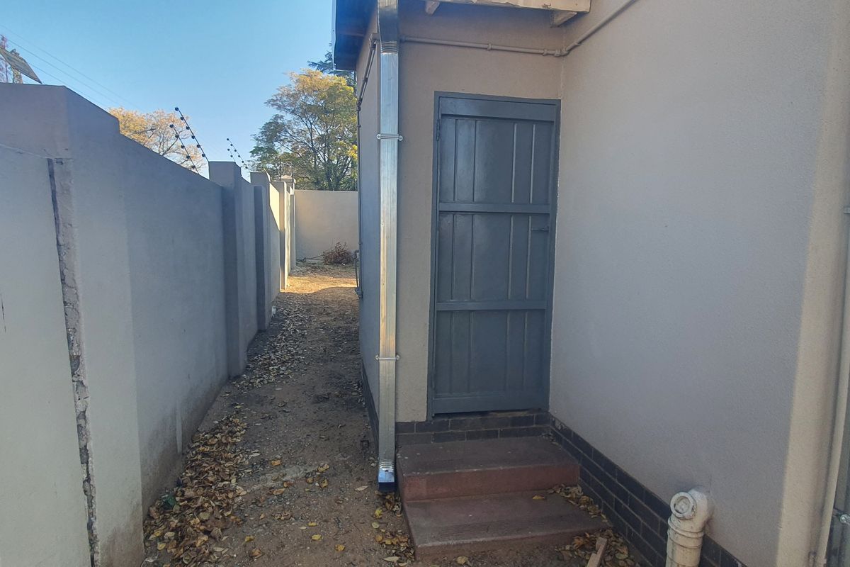 3 bedoom home for sale - Photo 4