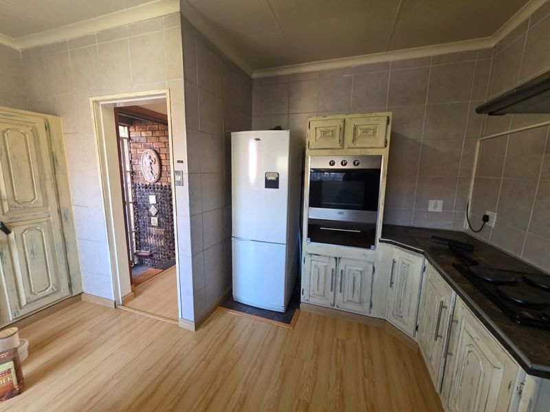 BEAUTIFUL TOWNHOUSE FOR SALE IN SASOLBURG - Photo 7