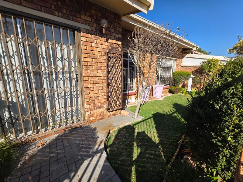 BEAUTIFUL TOWNHOUSE FOR SALE IN SASOLBURG - Photo 2
