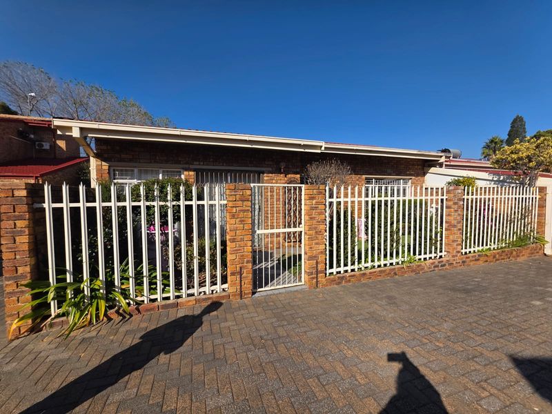 BEAUTIFUL TOWNHOUSE FOR SALE IN SASOLBURG - Photo 3