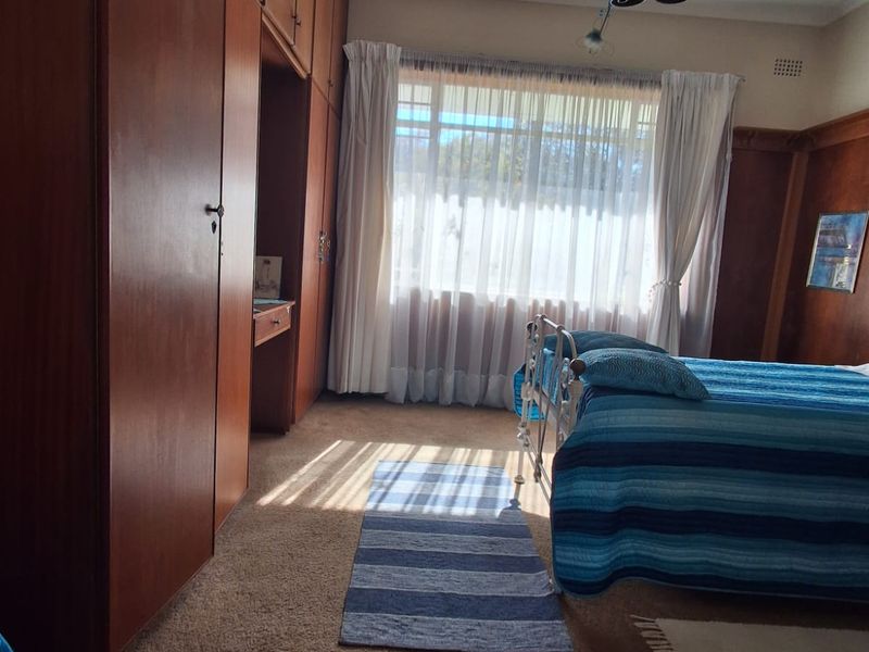 SPACIOUS FAMILY HOME WITH EVERYTHING YOU NEED AT A BARGAIN PRICE. - Photo 8