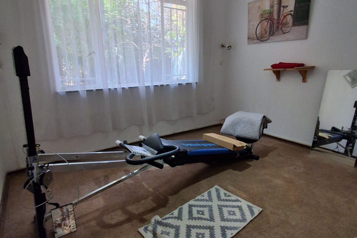 SPACIOUS FAMILY HOME WITH EVERYTHING YOU NEED AT A BARGAIN PRICE. - Photo 5