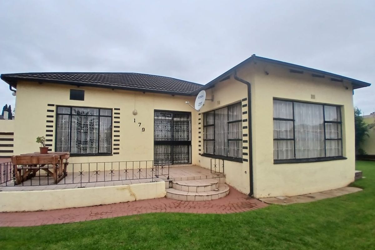3 Bedroom House for Sale in Brakpan - Photo 4
