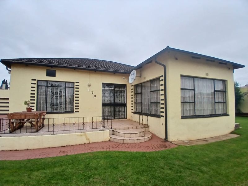 3 Bedroom House for Sale in Brakpan - Photo 4