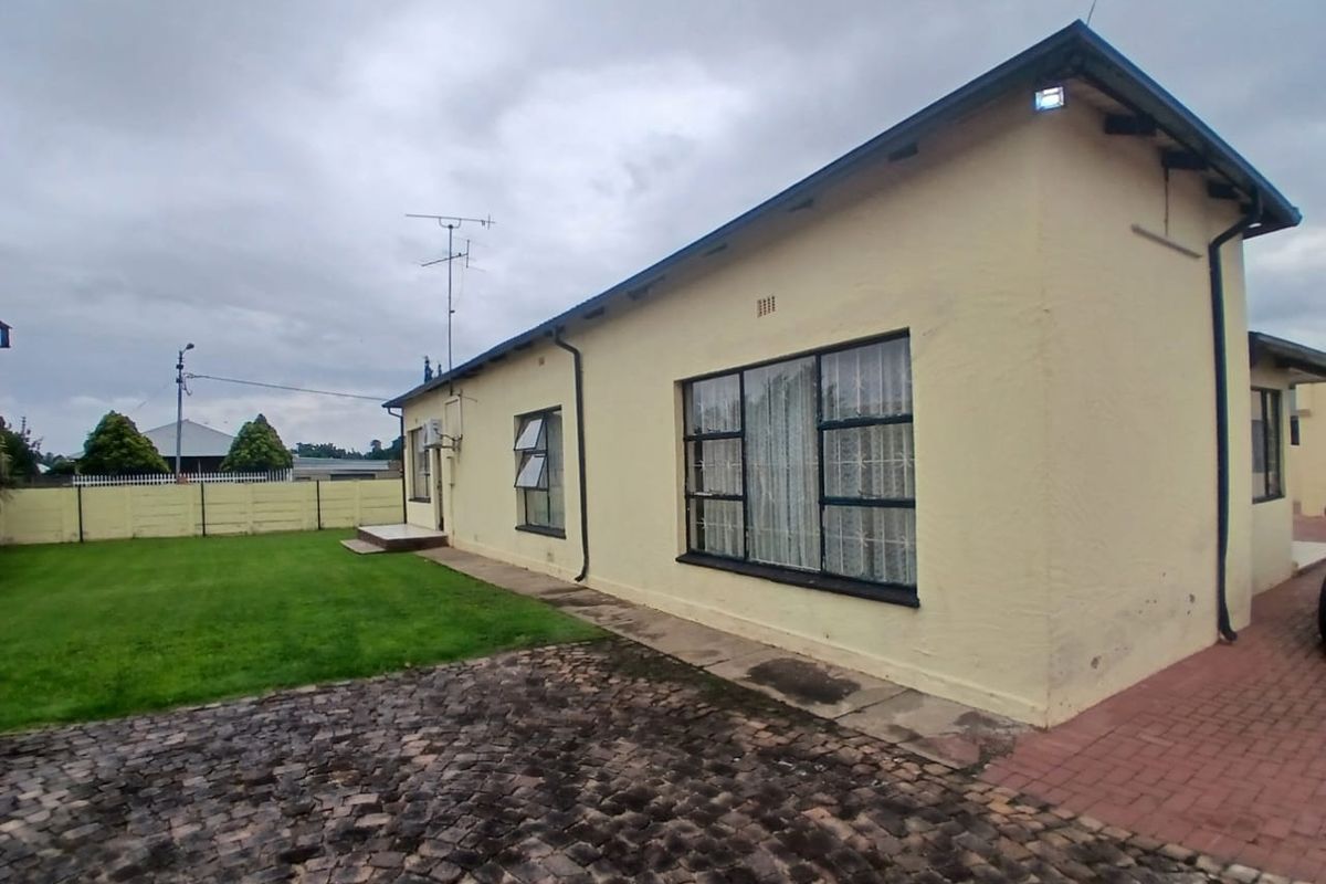 3 Bedroom House for Sale in Brakpan - Photo 5