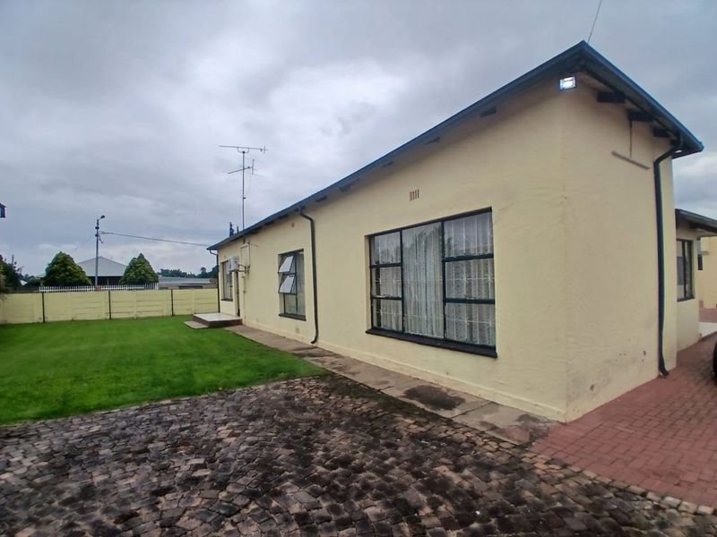 3 Bedroom House for Sale in Brakpan - Photo 5