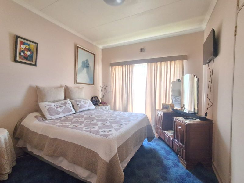 Immaculate 3-Bedroom Family Home with Spacious Flatlet – Sonland Park, Vereeniging. - Photo 8