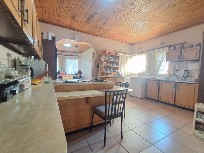 Immaculate 3-Bedroom Family Home with Spacious Flatlet – Sonland Park, Vereeniging. - Photo 4