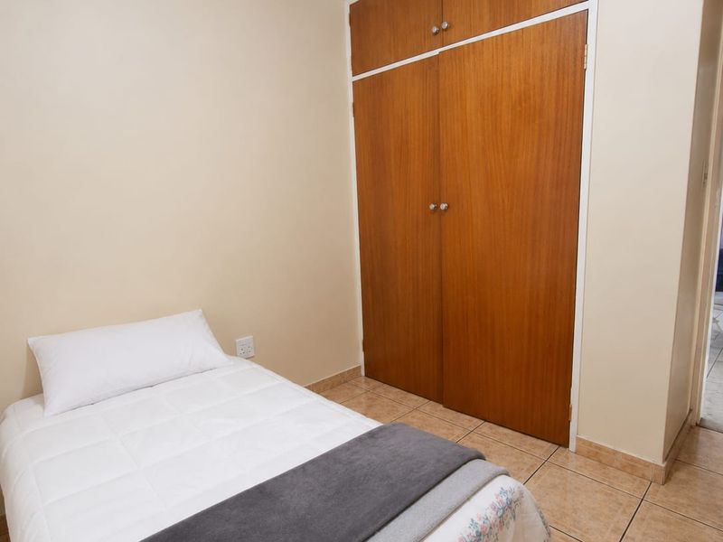 IMMACULATE 3 BEDROOM FLAT FOR SALE – VEREENIGING CENTRAL. - Photo 8