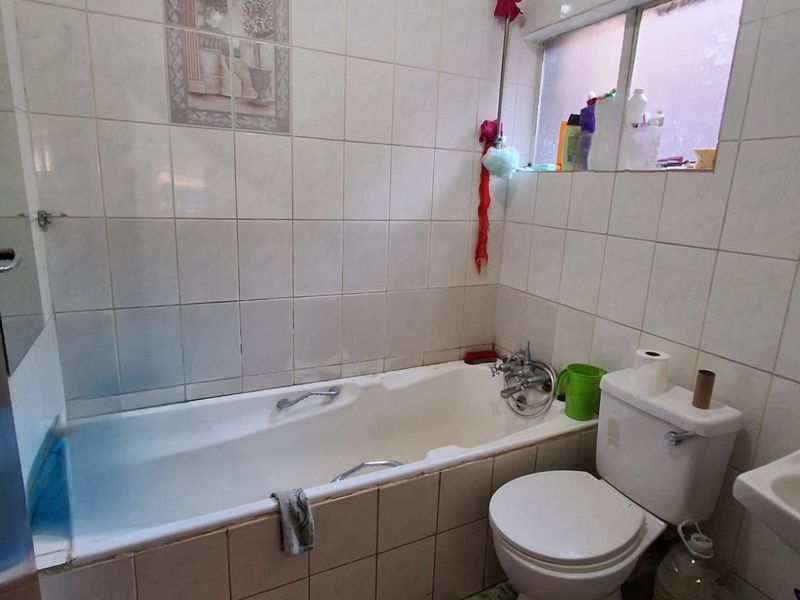 IMMACULATE 3 BEDROOM FLAT FOR SALE – VEREENIGING CENTRAL. - Photo 7
