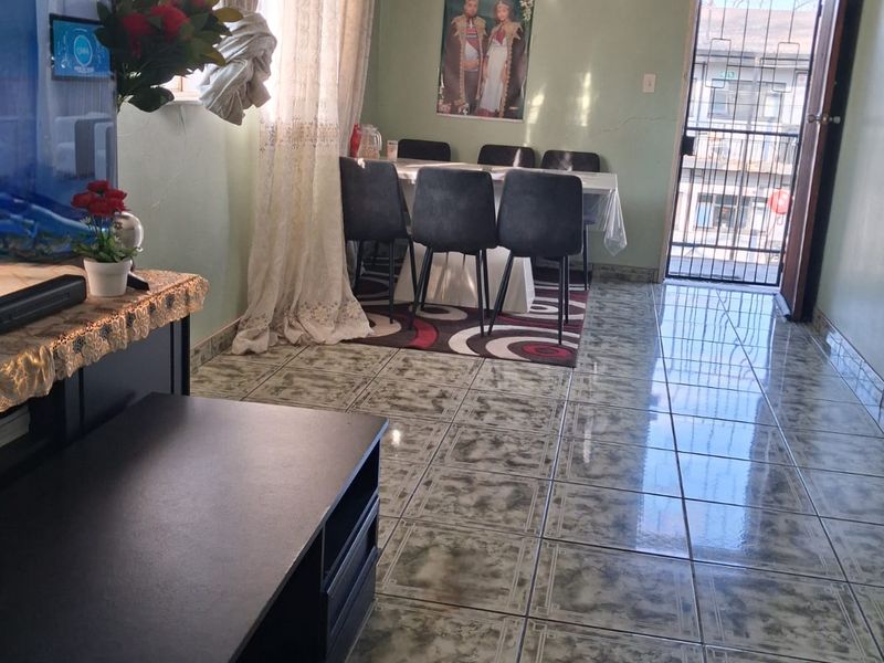 IMMACULATE 3 BEDROOM FLAT FOR SALE – VEREENIGING CENTRAL. - Photo 4