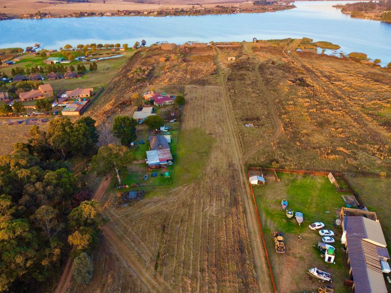 2 Hectares of Versatile Vacant Land For Sale in Naauwpoort Near the Dam - Photo 4