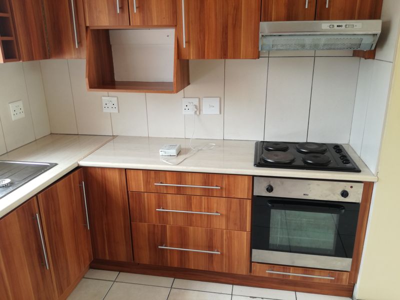 3 BEDROOM HOUSE FOR RENT IN TABLE VIEW - Photo 9