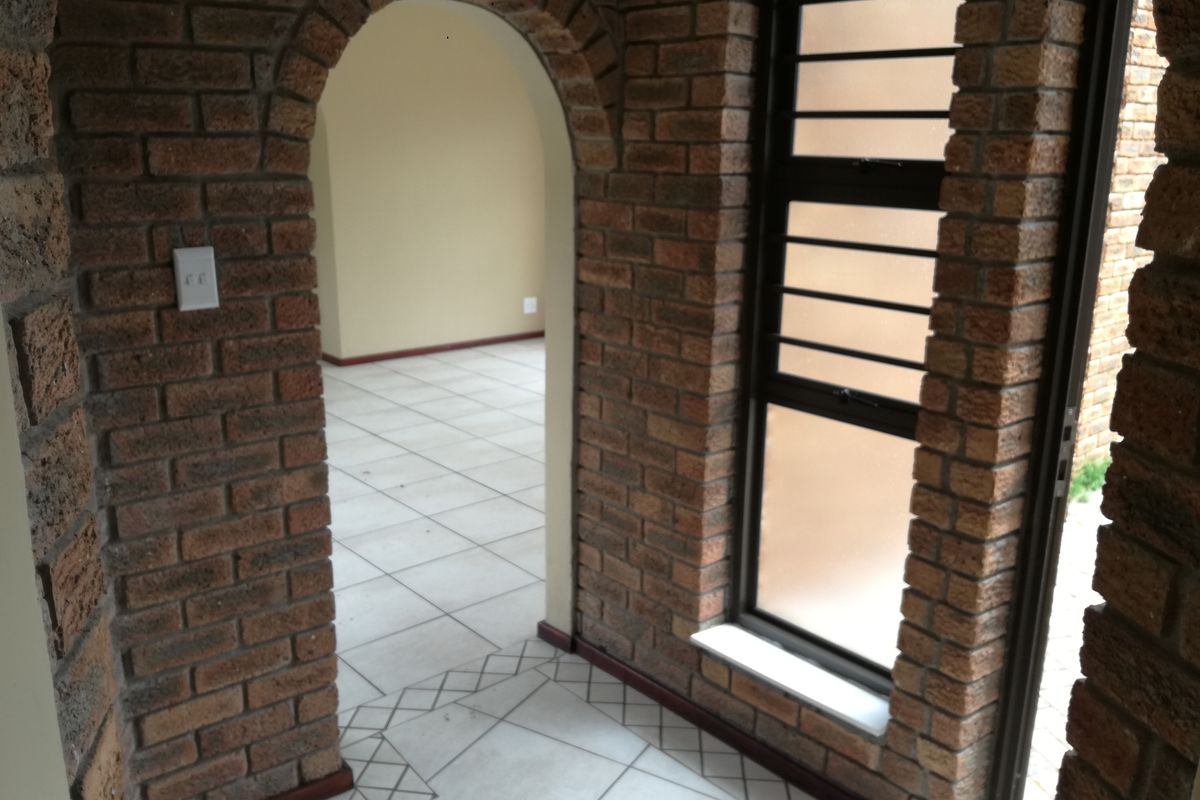 3 BEDROOM HOUSE FOR RENT IN TABLE VIEW - Photo 5