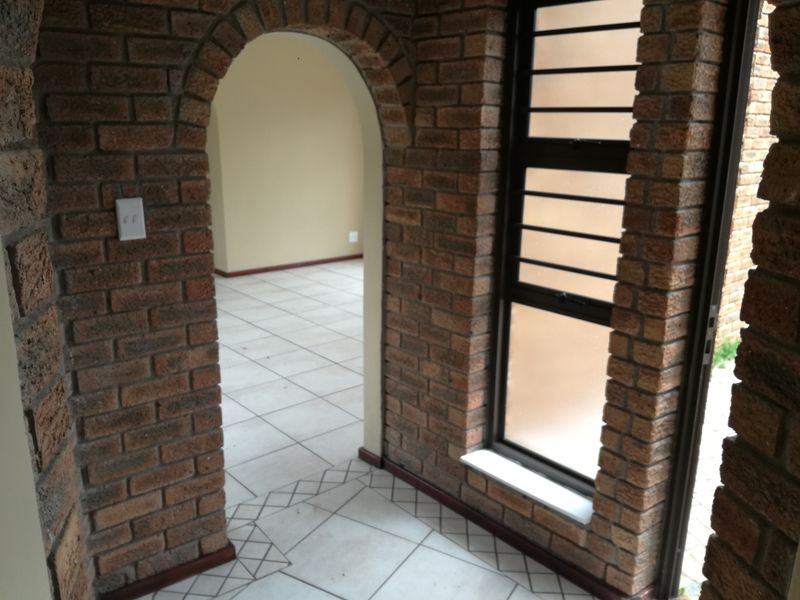 3 BEDROOM HOUSE FOR RENT IN TABLE VIEW - Photo 5