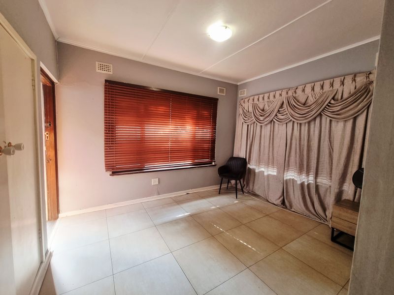 ROOM TO RENT - Photo 10