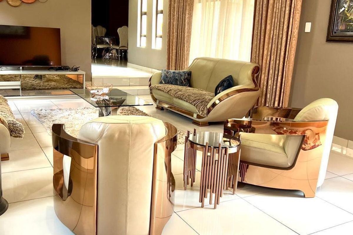 Absolutely beautiful property! - Photo 5