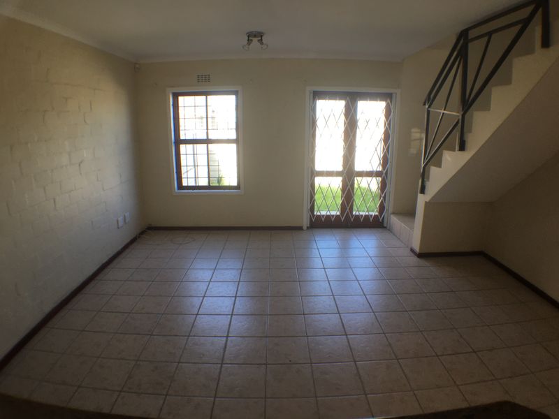 2 BEDROOM DUPLEX FOR RENT IN DE OUDE KAAP IN PARKLANDS - Photo 3