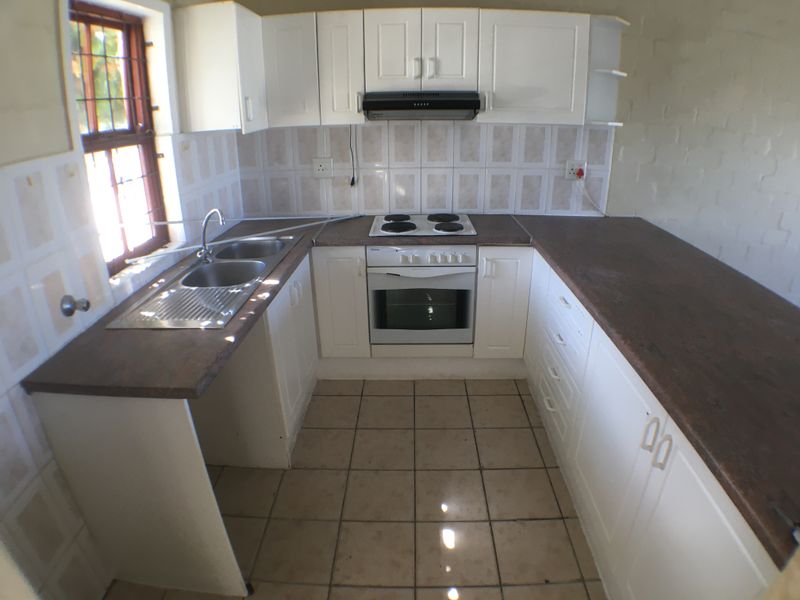 2 BEDROOM DUPLEX FOR RENT IN DE OUDE KAAP IN PARKLANDS - Photo 8