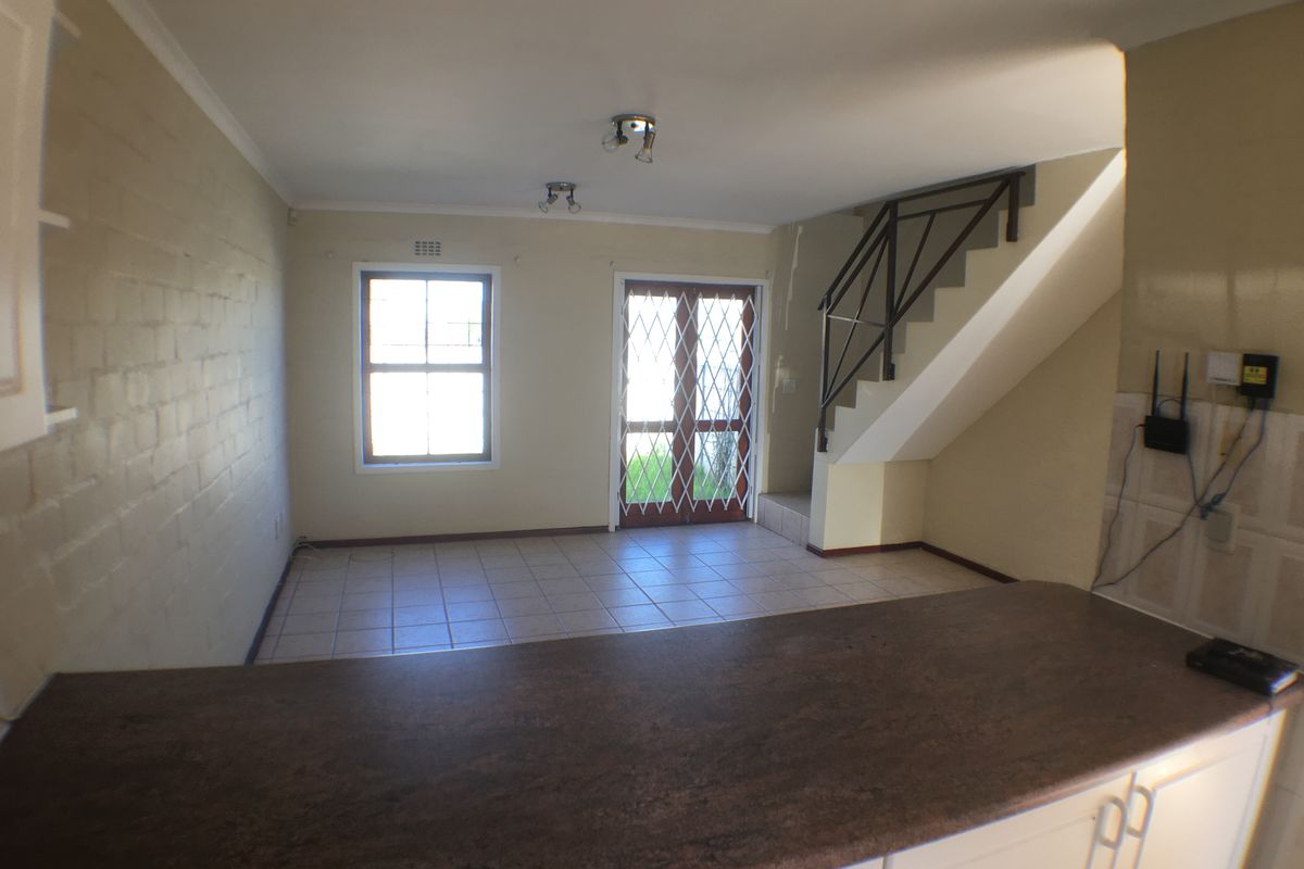 2 BEDROOM DUPLEX FOR RENT IN DE OUDE KAAP IN PARKLANDS - Photo 5