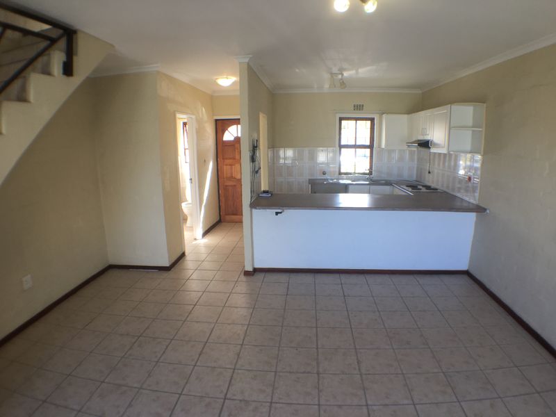 2 BEDROOM DUPLEX FOR RENT IN DE OUDE KAAP IN PARKLANDS - Photo 4