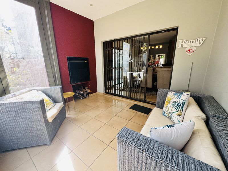 Modern 3-Bedroom Family Home in Secure Estate - Photo 6