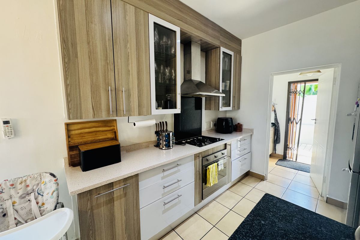 Modern 3-Bedroom Family Home in Secure Estate - Photo 2