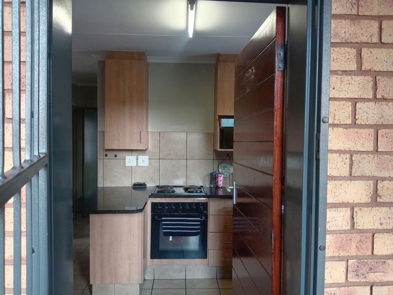 2-Bedroom Apartment – Route 82 Security Estate, Alveda - Photo 1