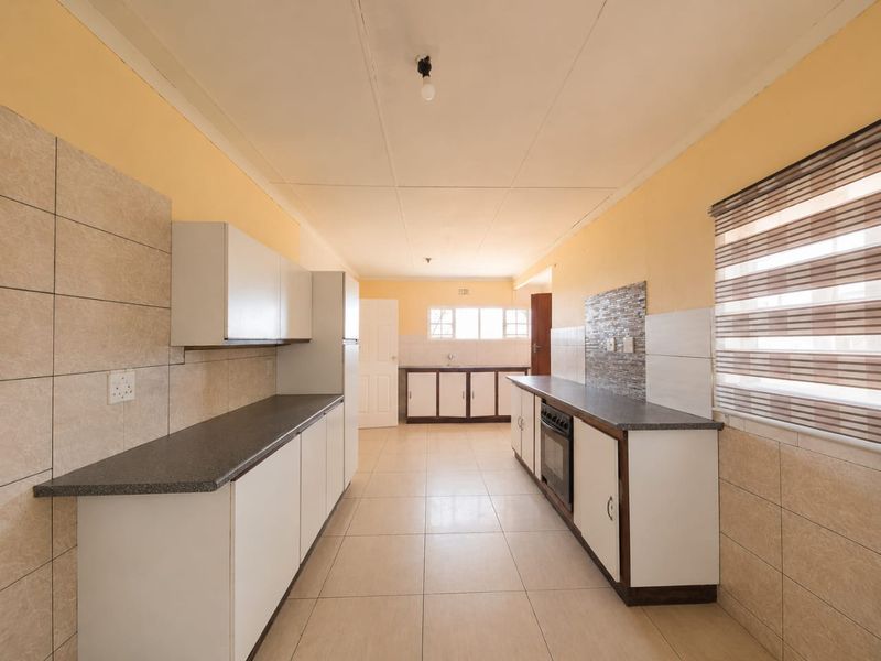 4 Bedroom house for sale in Vaalpark close to all amenities - Photo 4