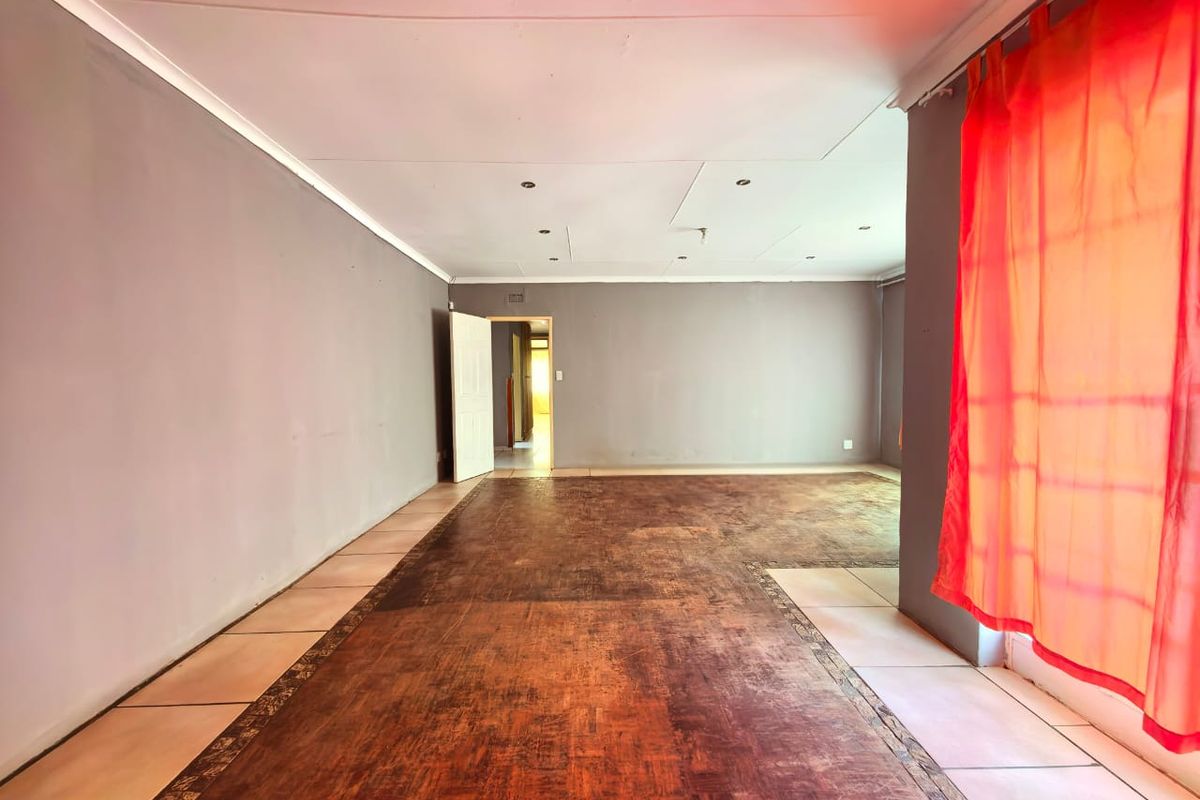 4 Bedroom house for sale in Vaalpark close to all amenities - Photo 5