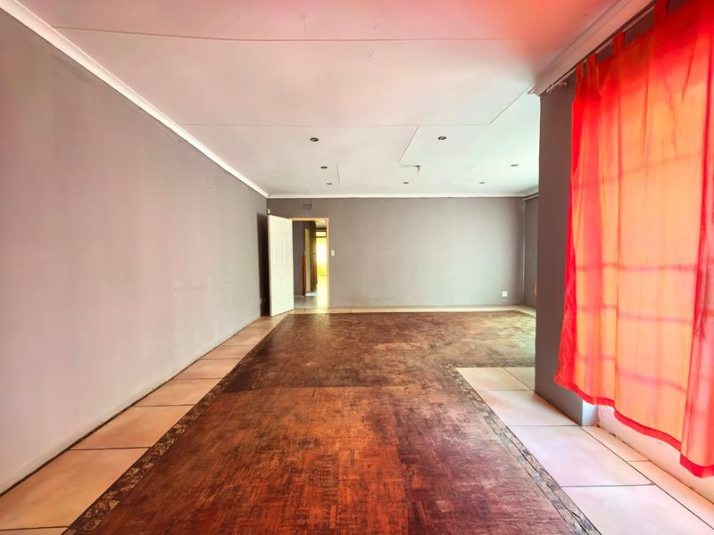 4 Bedroom house for sale in Vaalpark close to all amenities - Photo 5
