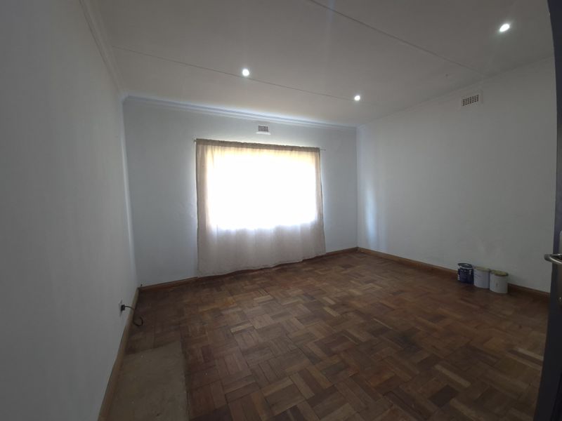 Spacious 3-Bedroom Family Home to Let in Strubenvale - Photo 7
