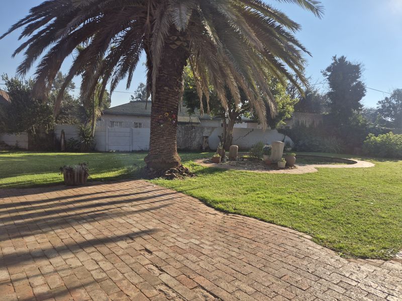 Spacious 3-Bedroom Family Home to Let in Strubenvale - Photo 3