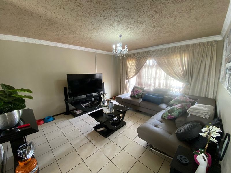 2-Bedroom Townhouse for Sale in Minnebron – Priced to Sell! - Photo 8