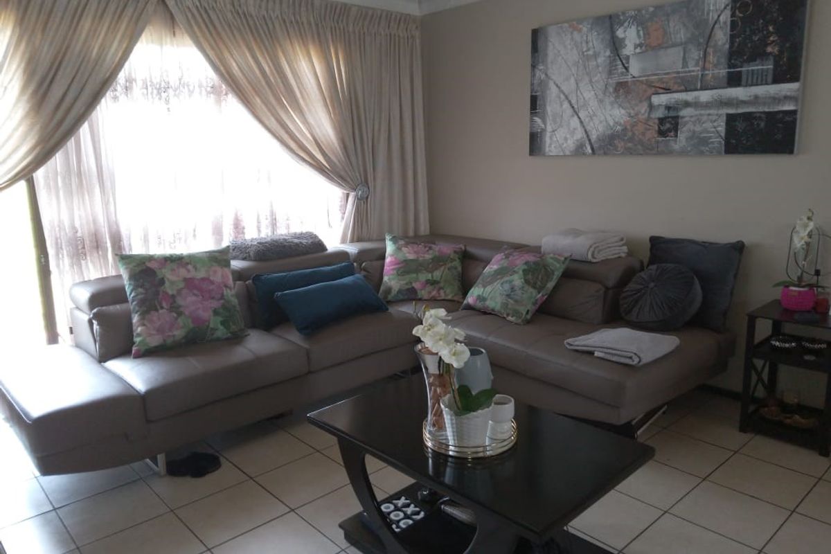 2-Bedroom Townhouse for Sale in Minnebron – Priced to Sell! - Photo 3
