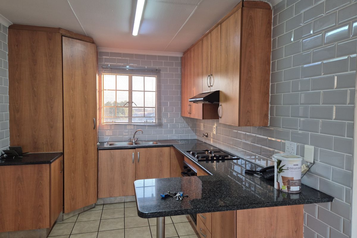 2-Bedroom Townhouse for Sale in Minnebron – Priced to Sell! - Photo 2