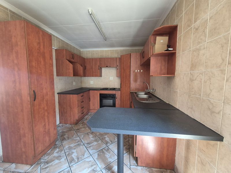 2-Bedroom Simplex for Sale in Van Dyk Park, Boksburg - Photo 9
