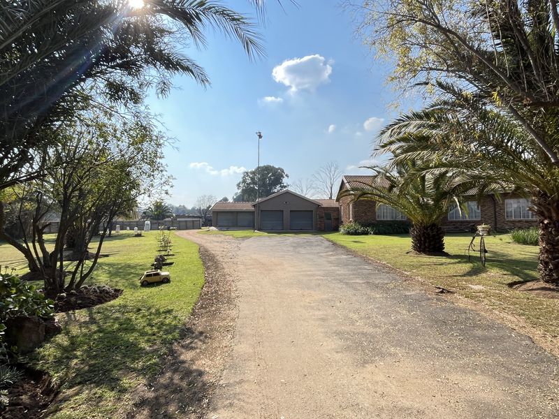 versatile Agricultural property wit main house, second dwelling and much more - Photo 1
